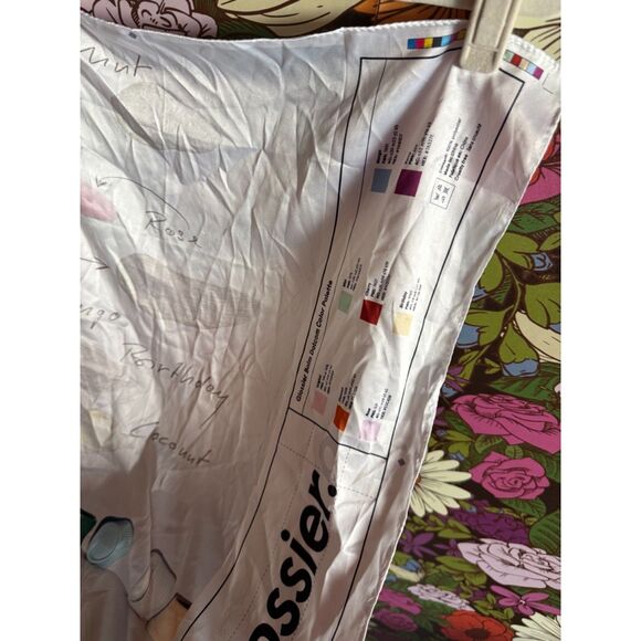 Glossier Limited Edition Balm Dotcom Holiday 2019 Scarf - Picture 4 of 5